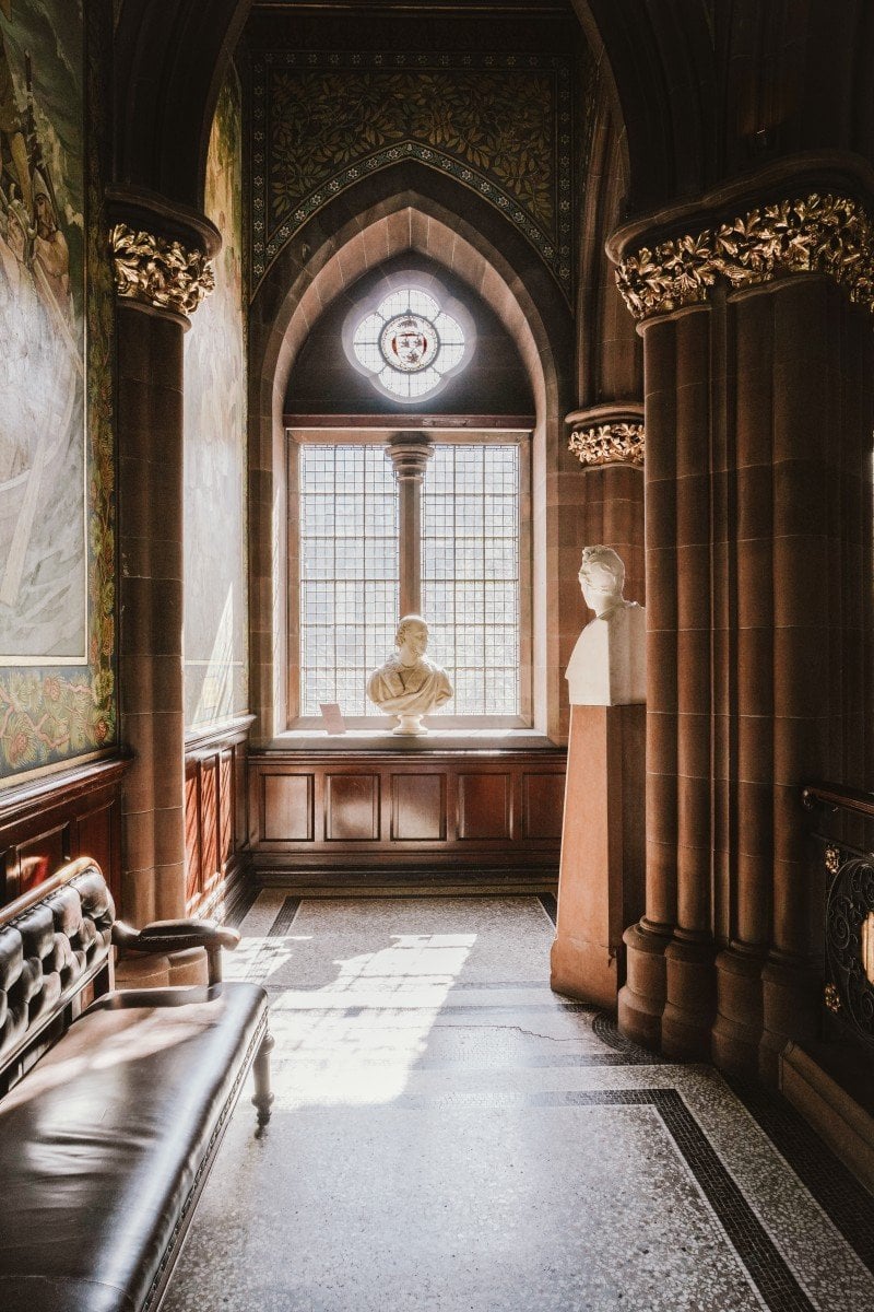 The Ultimate Edinburgh Travel Guide