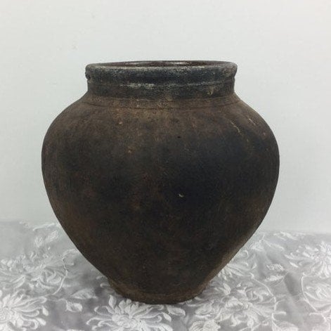 A Guide for Sourcing Vintage Vases and Vessels on Etsy