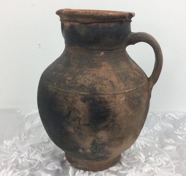 A Guide for Sourcing Vintage Vases and Vessels on Etsy