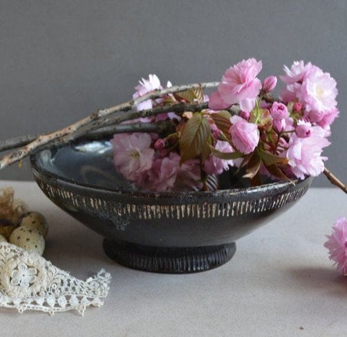 A Guide for Sourcing Vintage Vases and Vessels on Etsy