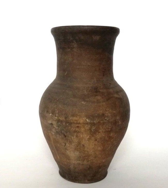 A Guide for Sourcing Vintage Vases and Vessels on Etsyv\