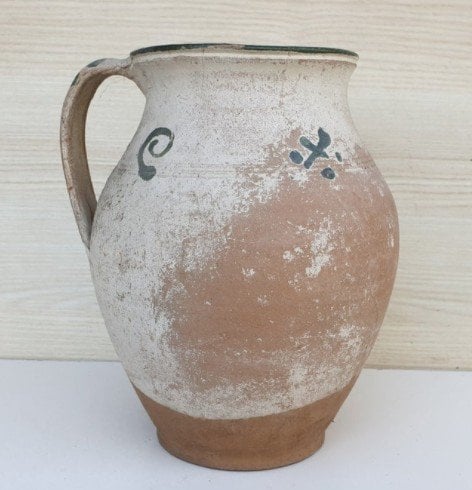 A Guide for Sourcing Vintage Vases and Vessels on Etsyv\