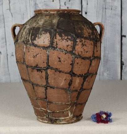 A Guide for Sourcing Vintage Vases and Vessels on Etsyv