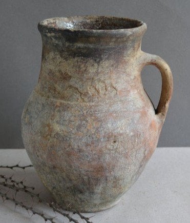 A Guide for Sourcing Vintage Vases and Vessels on Etsyv