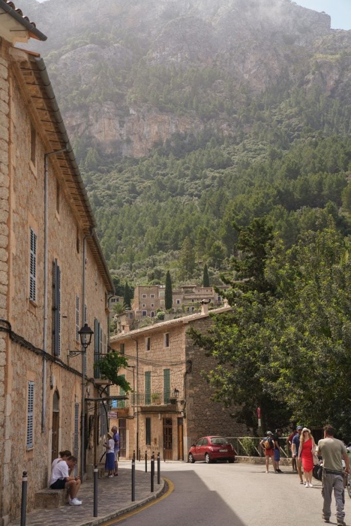 Travel Guide to Deiá, Mallorca