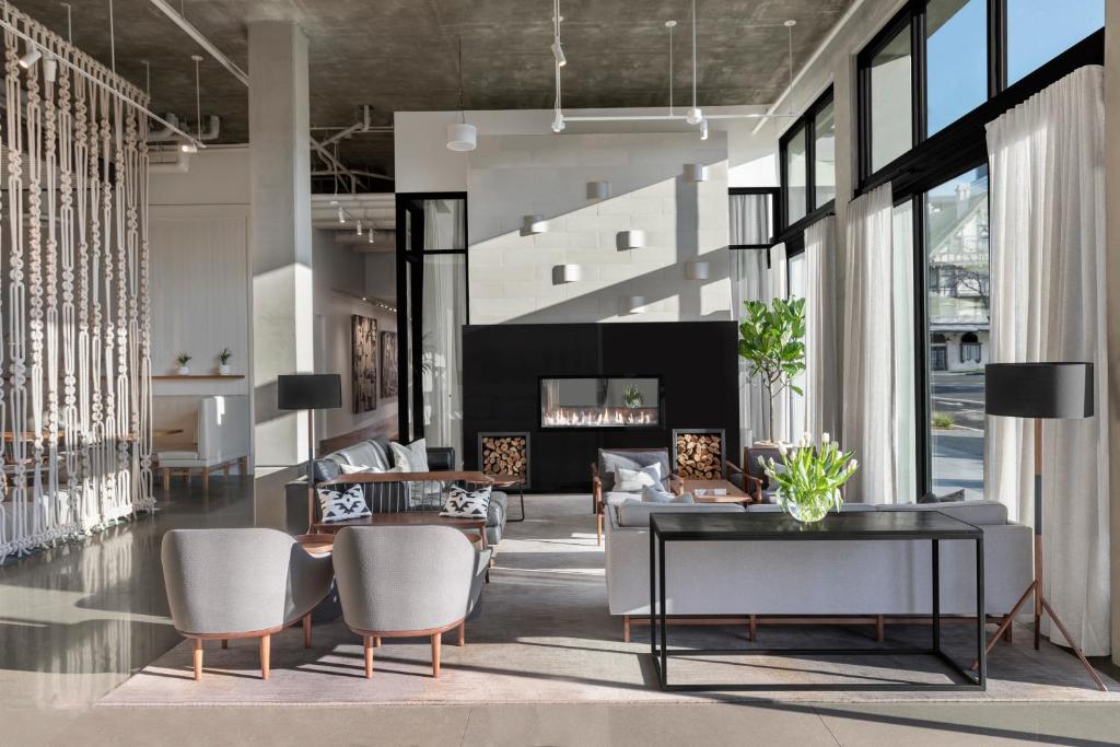 The Fort Sutter Hotel