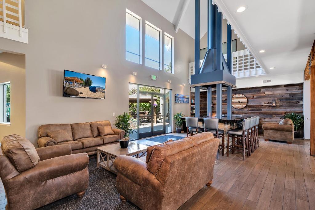 Beach Retreat & Lodge at Tahoe