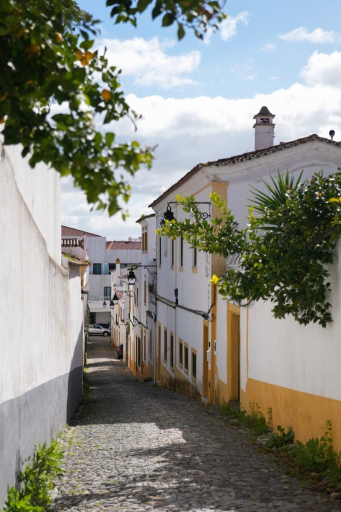 Ultimate Travel Guide to Visiting Évora, Portugal