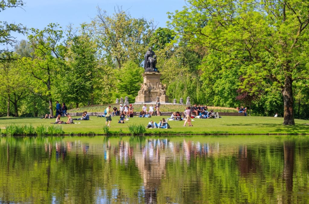 Where to Stay in Amsterdam: Guide to Best Neighborhoods and Hotels