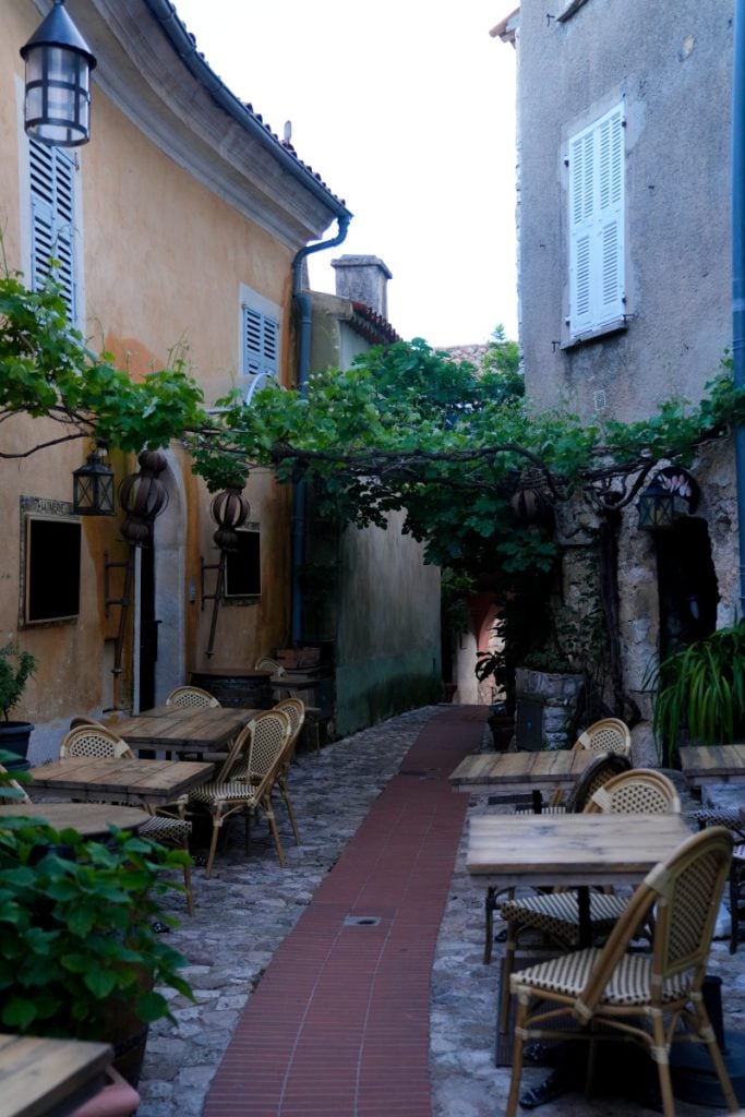 Guide to Visiting Èze