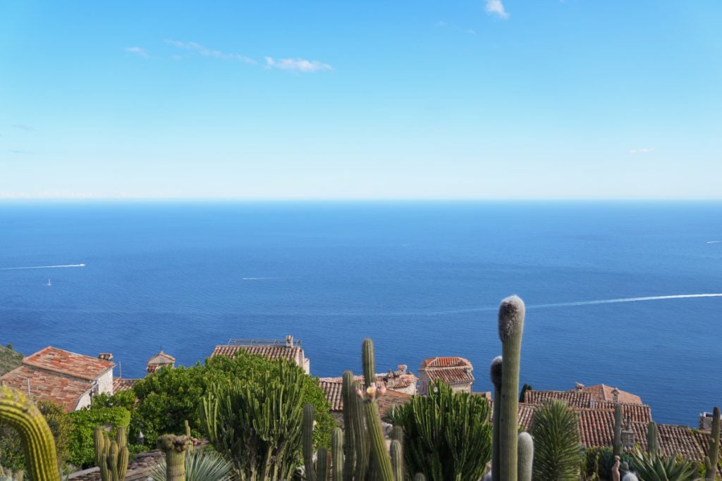 Guide to Visiting Èze