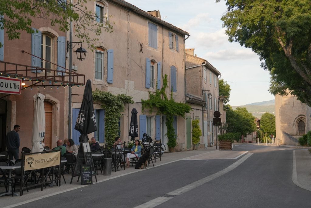 A Visiting Guide to Goult, France
