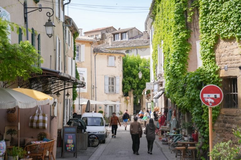 A Complete Travel Guide to Lourmarin: A Dream Village in Provence Travel Guide to Lourmarin