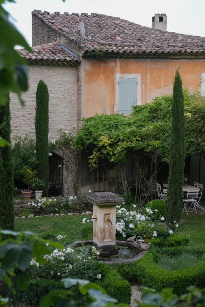 A Visiting Guide to Goult, France