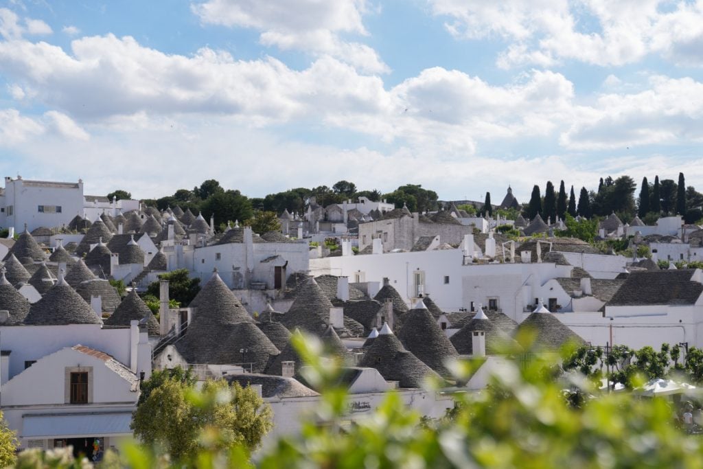 The Complete Travel
Guide to Alberobello: