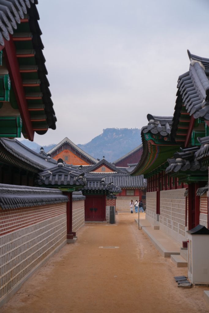 things to do in seoul.Gyeongbokgung Palace