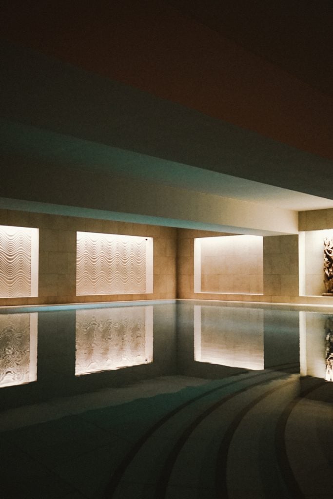 Indoor pool at Hôtel d'Angleterre
