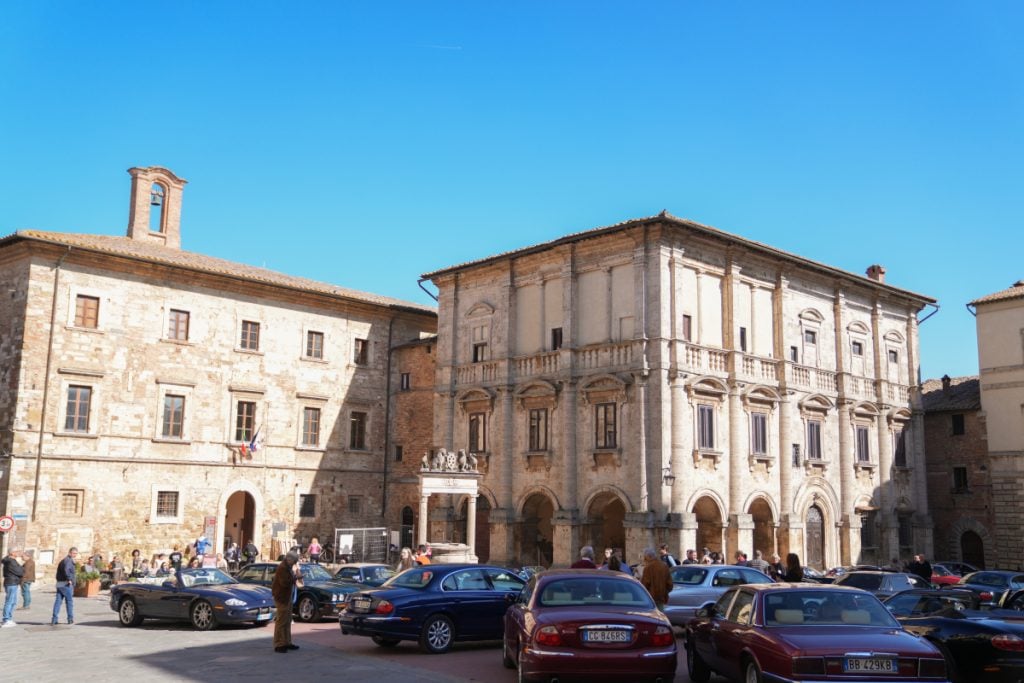 Ultimate Val d'Orcia Travel Guide: Where to Visit and What to Do