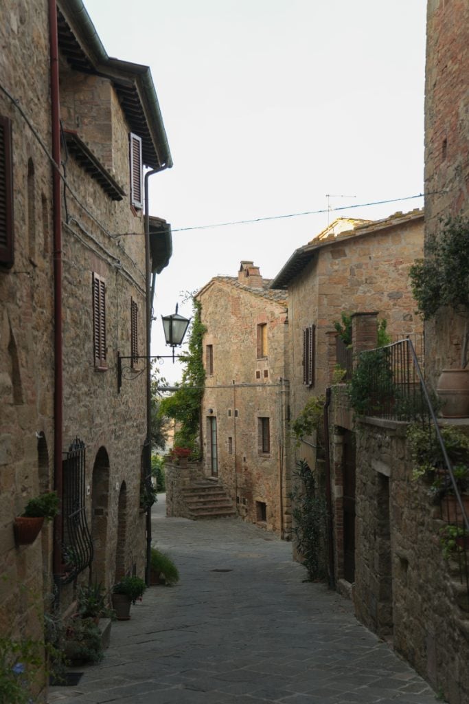 Ultimate Val d'Orcia Travel Guide: Where to Visit and What to Do