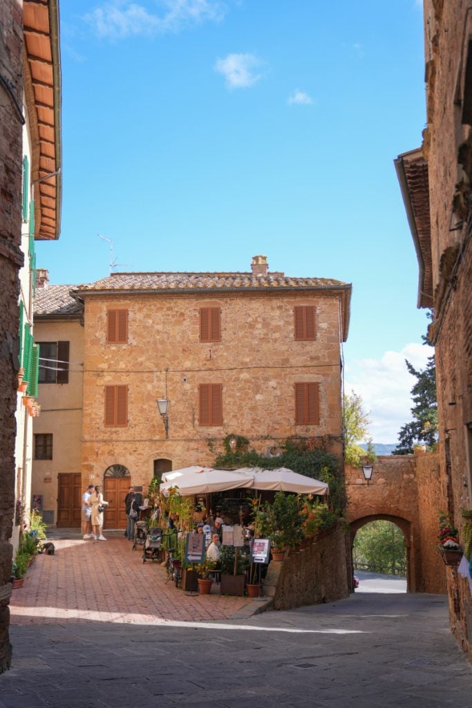 Ultimate Val d'Orcia Travel Guide: Where to Visit and What to Do