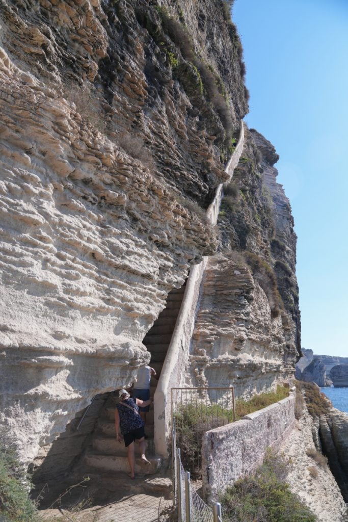 Limestone cliff face and steps along the Escalier du Roy d'Aragon
