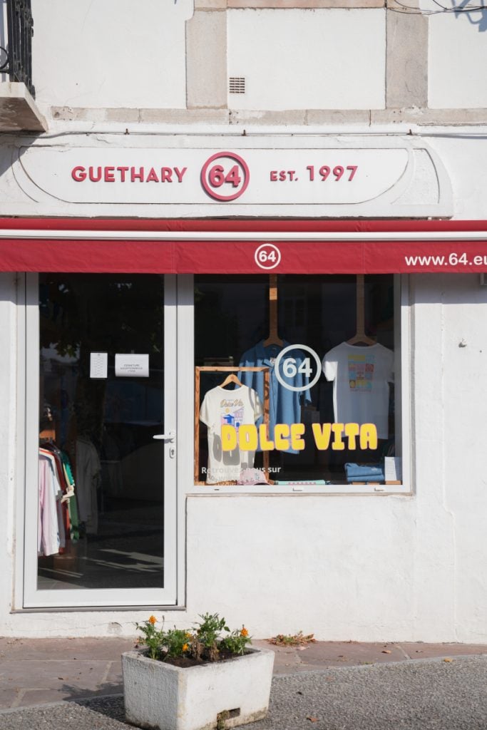 Boutique 64 clothing store in Guéthary