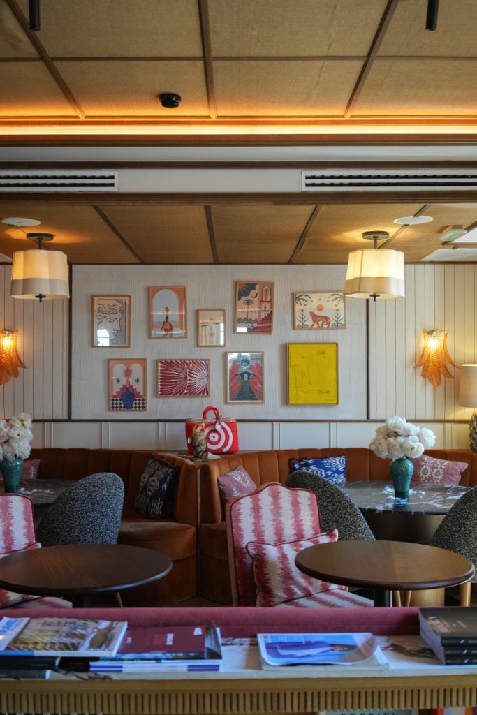 Hôtel de Silhouette lounge with colorful seating and artwork