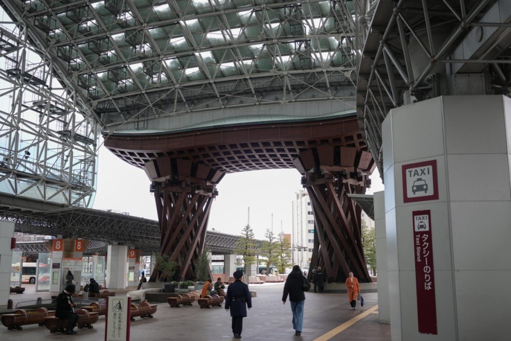 where to stay in kanazawa.