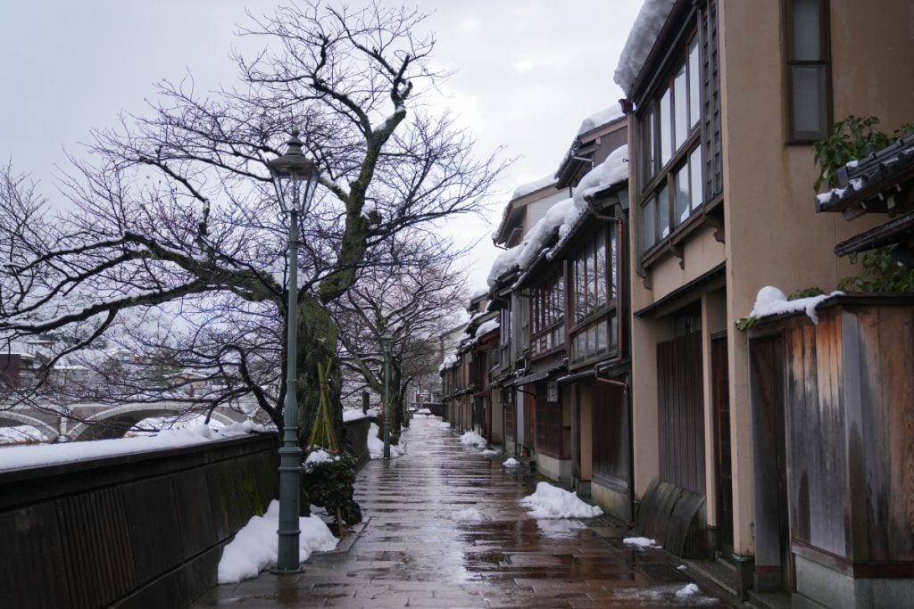 where to stay in kanazawa.
