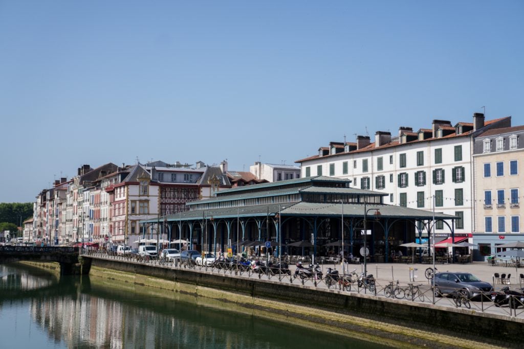 Bayonne market hall and buildings along the Nive River