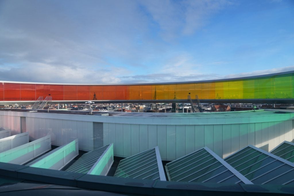 Rainbow Panorama walkway spanning the ARoS Museum rooftop