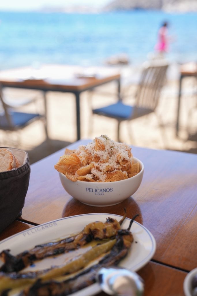 Bowl of chips at a beachfront table at Pelicanos